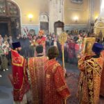 В праздник Светлого Христова Воскресения епископ Митрофан совершил Литургию в Покровском соборе Гатчины
